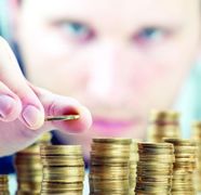 Norocul la bani! Varsta apogeului financiar, in functie de ziua saptamanii in care te-ai nascut